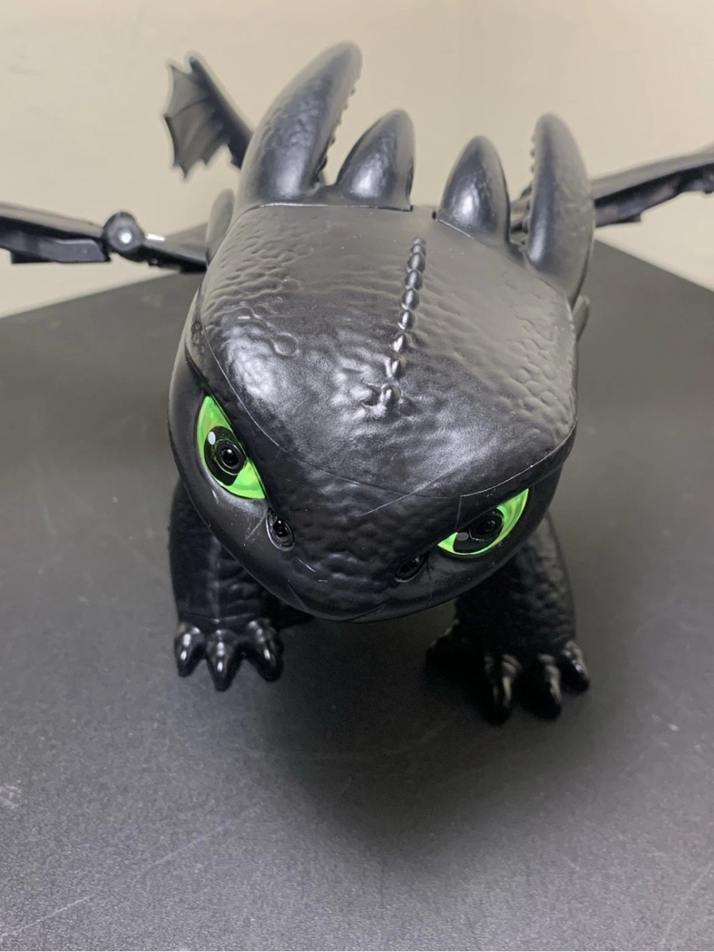 How To Train Your Dragon Toothless Motorized Battery Toy (Very Cool/Functional)